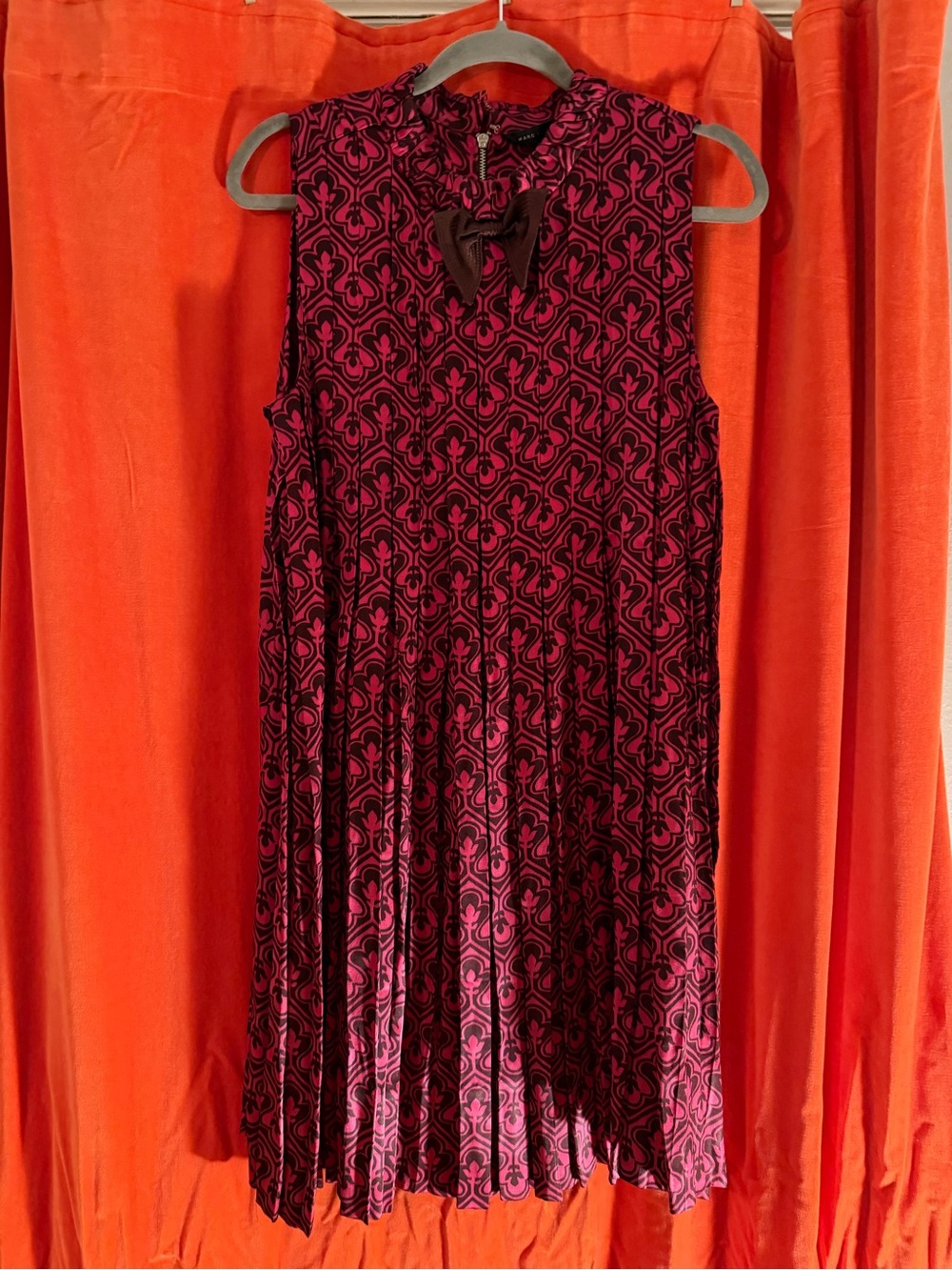 Marc jacobs Women’s Sleeveless Pink and Black Patterned Dress